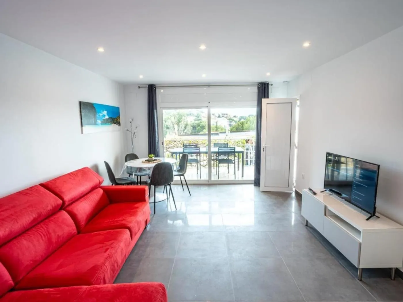 California Apartment Roses Spain